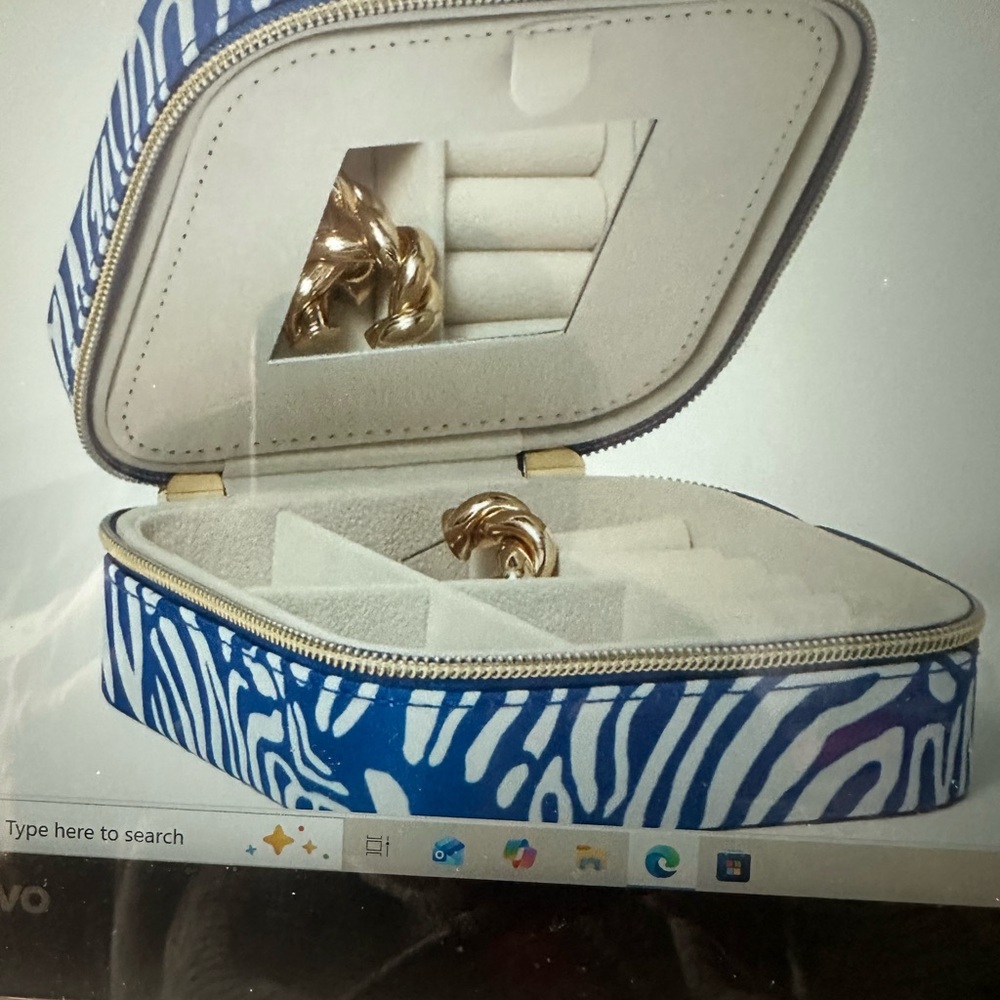 NWT Lilly Pulitzer Jewelry Case Martinique Blue Zee Bebe